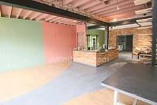 Hem proche centre - Local commercial de 147 m² avec réserve, bureaux et jardin – Emplacement visible 