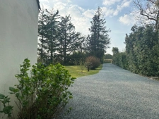 La Roche-sur-Yon Sud, sur la commune d'Aubigny, maison de style rétais de 179 m², 5 chambres, 2334 m² avec piscine 