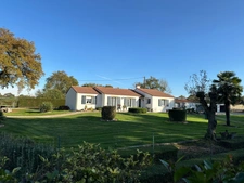 Maison plain-pied env. 136 m², terrain env. 4000m² AUBIGNY LES CLOUZEAUX 