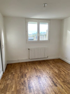 La Roche-sur-Yon, Quartier Rivoli, maison refaite à neuf, 3 chambres et jardin 289 m²