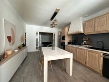 La Roche-sur-Yon, maison avec garage et jardin clos, trois chambres