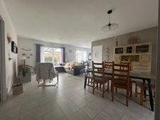 Exclusivité - LANDERONDE - Maison de plain pied récente,2018, trois chambres, garage, jardin env. 490 m²