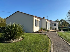 Maison plain-pied env. 136 m², terrain env. 4000m² AUBIGNY LES CLOUZEAUX 