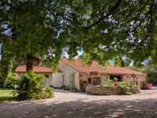 AUBIGNY-LES CLOUZEAUX Maison en pierre 186 m² charme champêtre avec grand parc env. 1 HA 