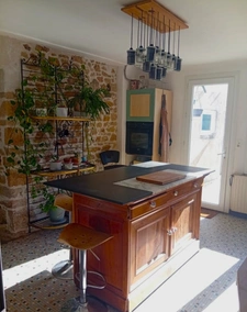 Aubigny-Les Clouzeaux, Maison en pierre dans le bourg 4 chambres avec jardin env. 800 m²