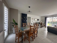 Exclusivité - LANDERONDE - Maison de plain pied récente,2018, trois chambres, garage, jardin env. 490 m²