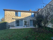 Les Clouzeaux, Maison en pierre 5 chambres avec jardin env. 605 m² double garage