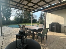 La Roche-sur-Yon Sud, sur la commune d'Aubigny, maison de style rétais de 179 m², 5 chambres, 2334 m² avec piscine 