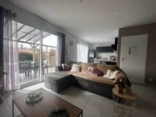 Exclusivité - LANDERONDE - Maison de plain pied récente,2018, trois chambres, garage, jardin env. 490 m²