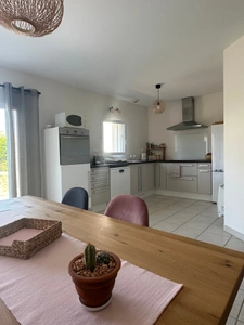 A 5 min. au sud de La Roche-sur-Yon, Aubigny, maison de plain pied, 3 chambres, garage, jardin clos d'env. 500 m²