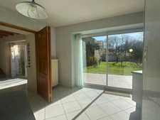 Les Clouzeaux, Maison en pierre 5 chambres avec jardin env. 605 m² double garage