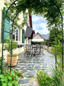 VILLA À VENDRE HOULGATE CALVADOS 8 PIÈCES 5 CHAMBRES dont 1 PLAIN-PIED AVEC JARDIN ET TERRASSE SUD GARAGE CAVE  696 800€