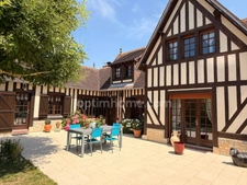 MAISON À COLOMBAGES CENTRE-VILLE HOULGATE JARDIN PISCINE INTÉRIEURE 1 365 000€