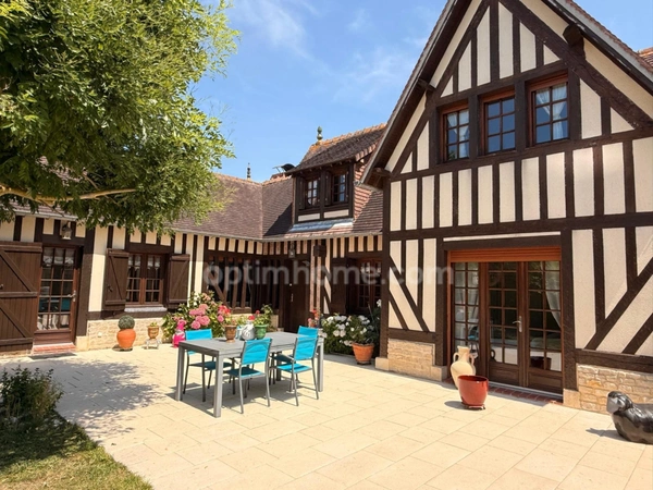 MAISON À COLOMBAGES CENTRE-VILLE HOULGATE JARDIN PISCINE INTÉRIEURE 1 365 000€