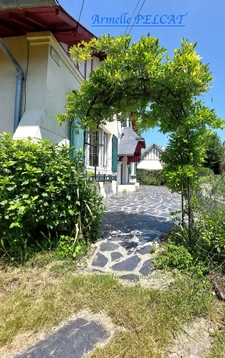 MAISON / VILLA à vendre 8 PIÈCES HOULGATE CENTRE (14) AVEC  TERRASSE JARDIN ET GARAGE 655 000€