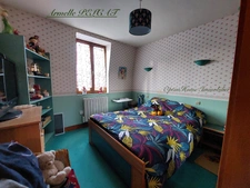MAISON 9 PIÈCES 160,10m2 AVEC CHAMBRE PLAIN-PIED SUR TERRAIN 691M2 AVEC DÉPENDANCES  BRANVILLE (Calvados) 345 000€