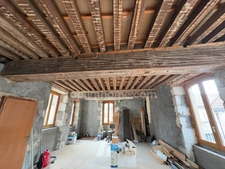 MAISON EN PIERRES