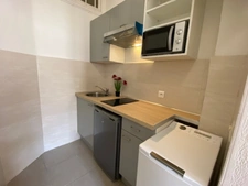 Nice Valrose 2 pièces rénové meublé 185 000 euros