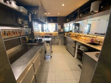 Restaurant en forte progression emplacement privilégié 470 000 euros