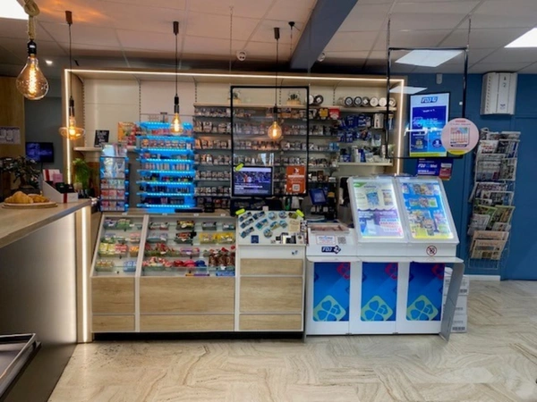 Mandelieu FDC bar tabac brasserie  loto presse  425 000 euros