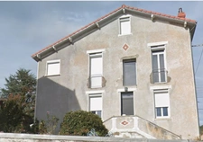 MAISON FAMILIALE / 2 LOGEMENTS INDEPENDANTS T2 ET T4 / JARDIN/ 2 GARAGES/CLERMONT FERRAND (63)