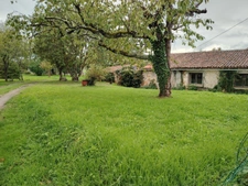 Maison en pierre de 110 m² sur un terrain de 2600 m² commune de Jardres