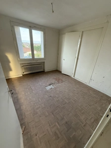 Maison de 146 m² sur un Terrain de 1081 m²  centre ville Vouneuil Sur Vienne.