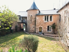 Belle demeure en pierre - 165 m2 sur un terrain de 2290 m2 - BONNEUIL MATOURS (86)