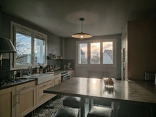 A vendre Grande maison familiale de 167 m² sur un Terrain de 471 m² dans Chatellerault proche des commerces.