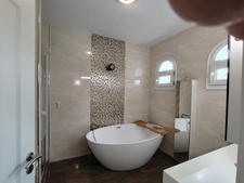 Maison d'architecte de 284 m² avec parc et piscine chauffée - Neuville de Poitou