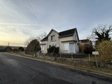 Maison de 146 m² sur un Terrain de 1081 m²  centre ville Vouneuil Sur Vienne.
