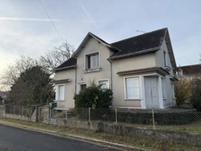 Maison de 146 m² sur un Terrain de 1081 m²  centre ville Vouneuil Sur Vienne.