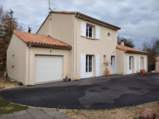 Belle maison familiale à Avanton de 159 m² habitables sur Terrain de 1600 m² à 2 km du ctre commercial de Chasseneuil du Poitou
