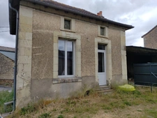 Belle maison en pierre avec dépendance et potentiel locatif sur un terrain de 1100 m² Beaumont Saint Cyr