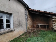 A vendre charmante maison de village située sur la commune Val-de-Comporte Saint Macoux 86400.