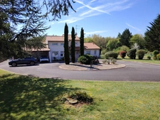 Belle Maison de 189 m² avec piscine dans environnement calme et verdoyant de Migné Auxances