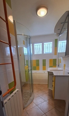 BELLE MAISON DE 137 M² SUR UN TERRAIN DE 2950 M² AVEC PISCINE CHARRAIS 86170 SAINT MARTIN LA PALLU.