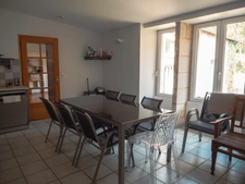 Belle demeure en pierre - 165 m2 sur un terrain de 2290 m2 - BONNEUIL MATOURS (86)