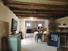Maison en pierre de 110 m² sur un terrain de 2600 m² commune de Jardres