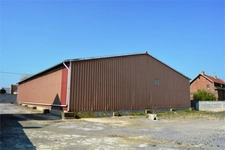 Dpt Nord (59), à louer CANTAING SUR ESCAUT Bâtiment 600 m² - Plain pied - Parking 1100 m² clos