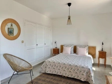 Ollioules Faveyrolles – Villa rénovée au calme absolu – 4000 m² – Aperçu mer – Proche Sanary  