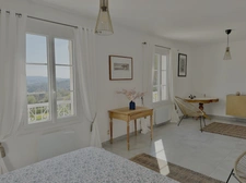 Ollioules Faveyrolles – Villa rénovée au calme absolu – 4000 m² – Aperçu mer – Proche Sanary  