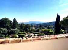 Ollioules Faveyrolles – Villa rénovée au calme absolu – 4000 m² – Aperçu mer – Proche Sanary  
