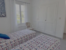 Ollioules Faveyrolles – Villa rénovée au calme absolu – 4000 m² – Aperçu mer – Proche Sanary  