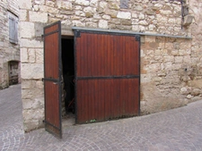 MAISON MEDIEVALE DE VILLAGE ENTIEREMENT RENOVEE  DPE B + DEUXIEME PETITE MAISON AVEC ETAGE QUI SERT DE GARAGE 290000€