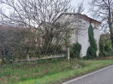 ENSEMBLE IMMOBILIER DE 2 MAISONS EN PIERRE  A RENOVER  PLUS UNE GRANGE FERMEE AVEC TOITURE NEUVE SUR PARCELLE AGRICOLE DE 8087M² CARMAUX (81)