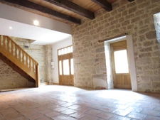 MAISON MEDIEVALE DE VILLAGE ENTIEREMENT RENOVEE  DPE B + DEUXIEME PETITE MAISON AVEC ETAGE QUI SERT DE GARAGE 290000€
