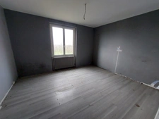 ENSEMBLE IMMOBILIER DE 2 MAISONS EN PIERRE  A RENOVER  PLUS UNE GRANGE FERMEE AVEC TOITURE NEUVE SUR PARCELLE AGRICOLE DE 8087M² CARMAUX (81)