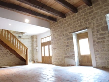 MAISON MEDIEVALE DE VILLAGE ENTIEREMENT RENOVEE  DPE B + DEUXIEME PETITE MAISON AVEC ETAGE QUI SERT DE GARAGE 290000€