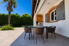 LAUNAGUET – SUPERBE MAISON FAMILIALE DE 170 m² AVEC PISCINE SUR TERRAIN DE 1 357 m²